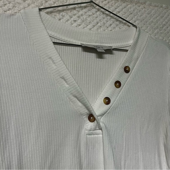 LOFT Ribbed Long Sleeve Top with Button Accents Soft White V Neck Medium - Picture 4 of 9